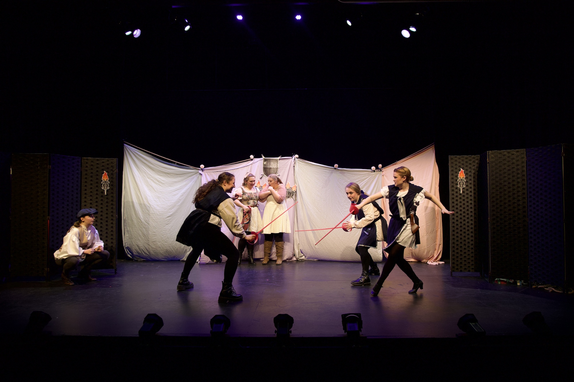 Image from the production of Les Femmes Mousquetaires.